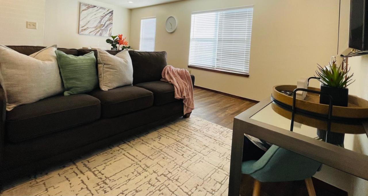 Ou-2 Bed 2 Bath Apartment Close To Ou オクラホマシティ エクステリア 写真